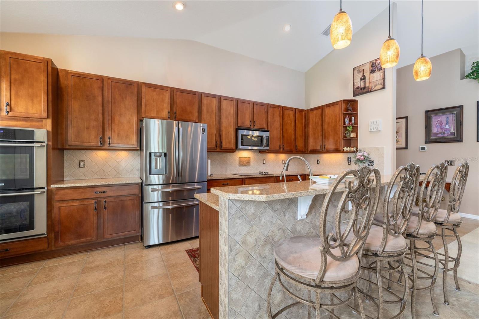 61 RAINTREE CIR