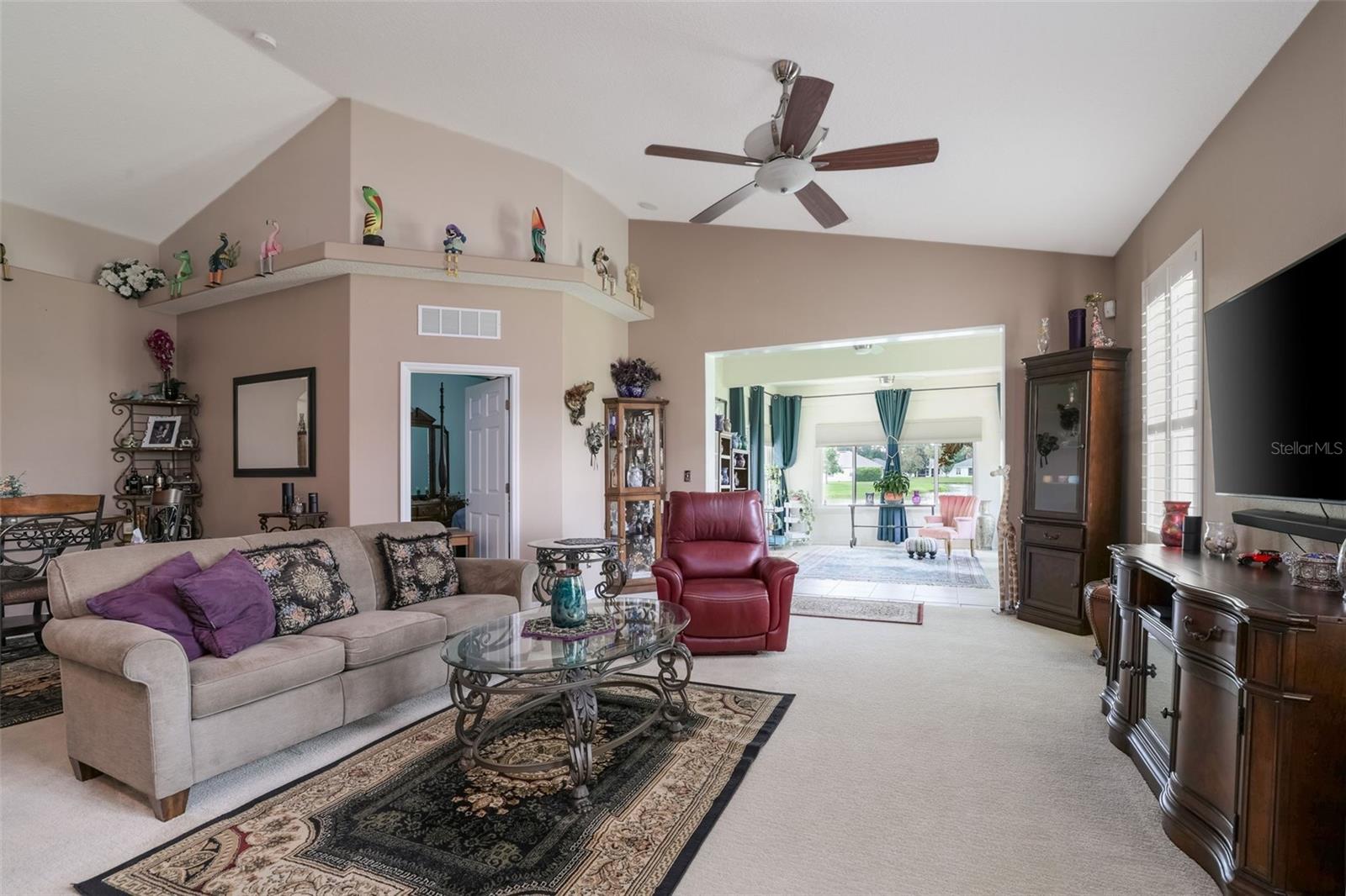 61 RAINTREE CIR
