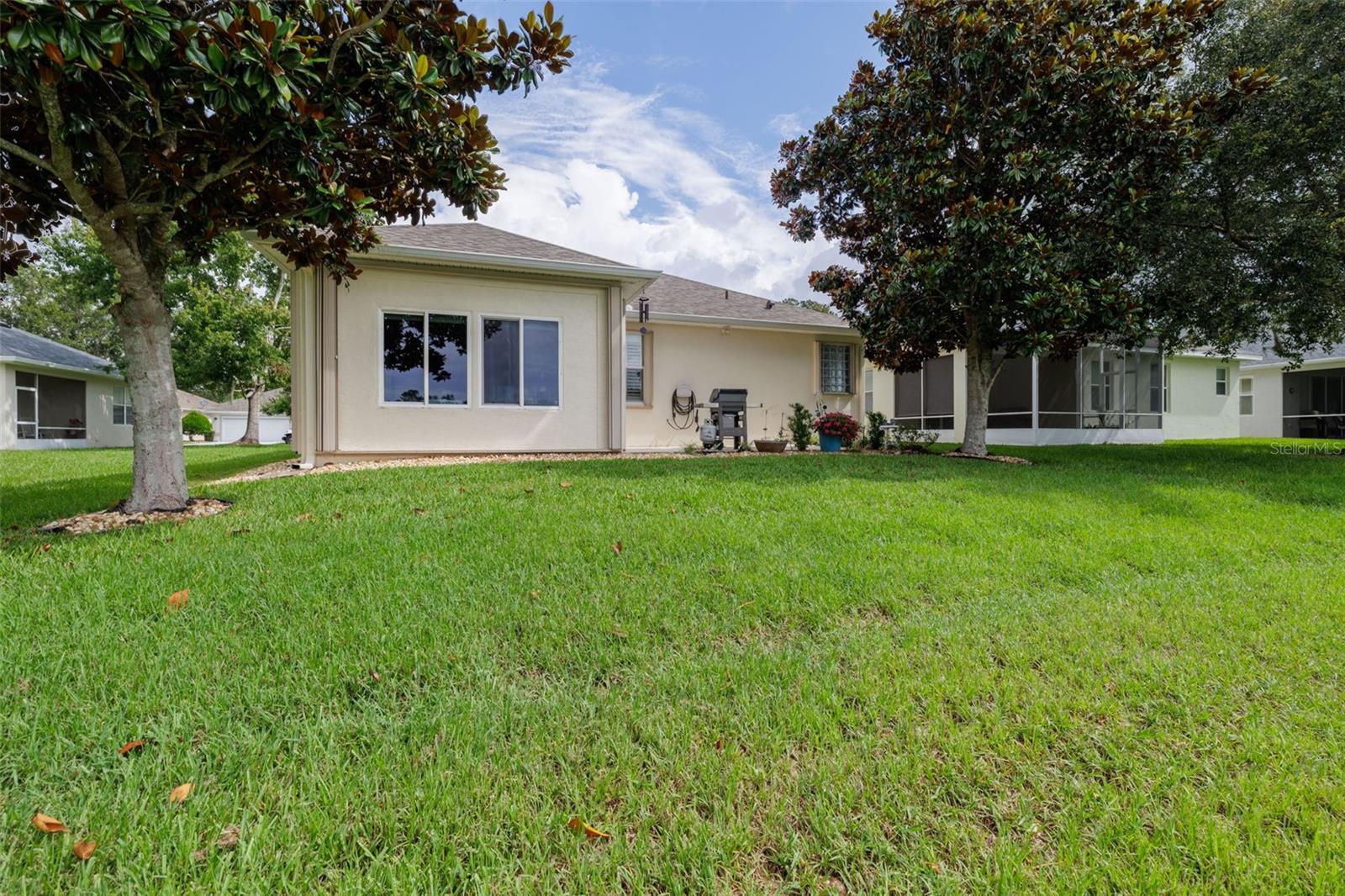 61 RAINTREE CIR