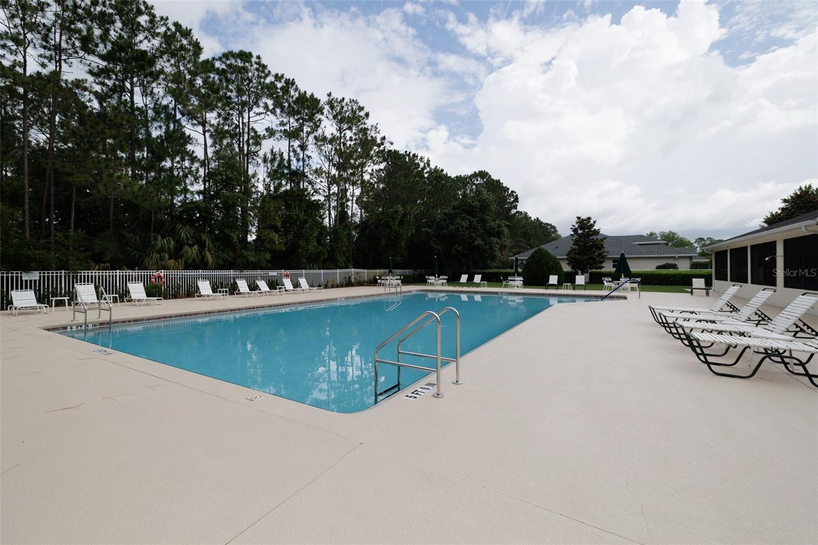 61 RAINTREE CIR