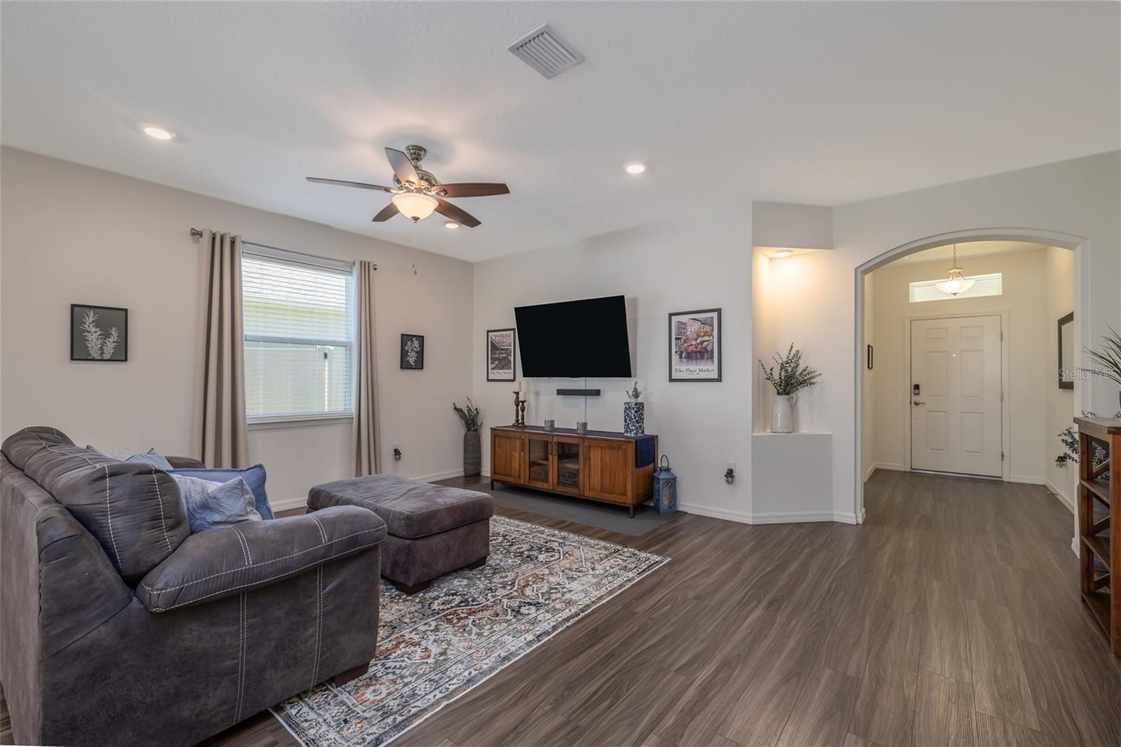 18 OAKLEAF WAY