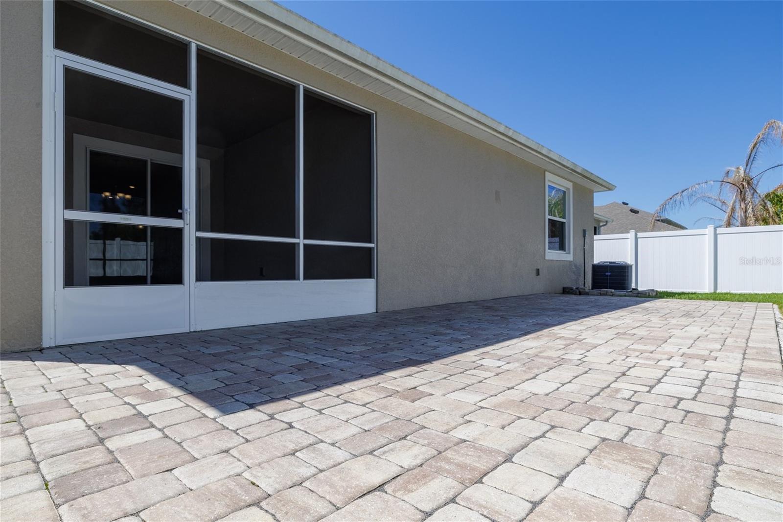 18 OAKLEAF WAY