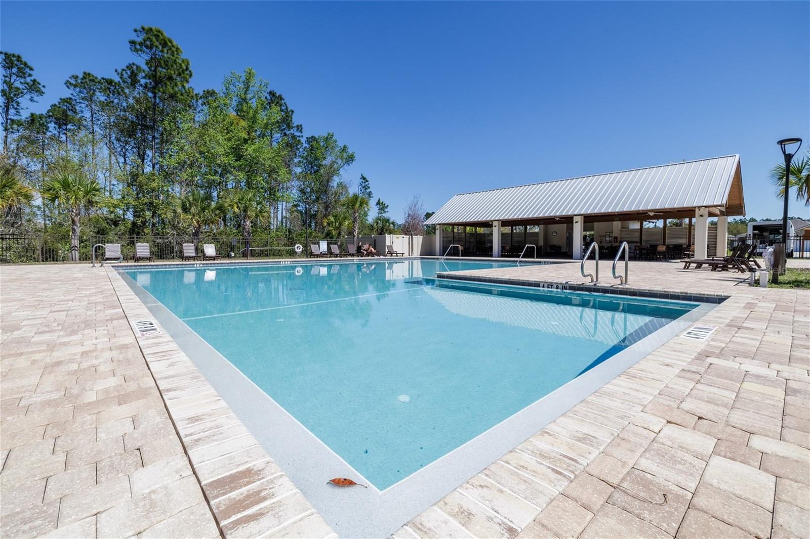 18 OAKLEAF WAY