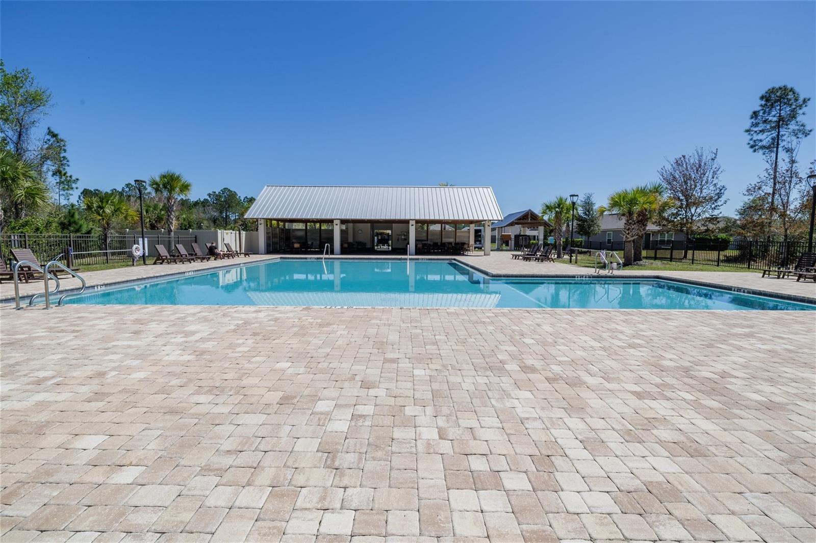 18 OAKLEAF WAY