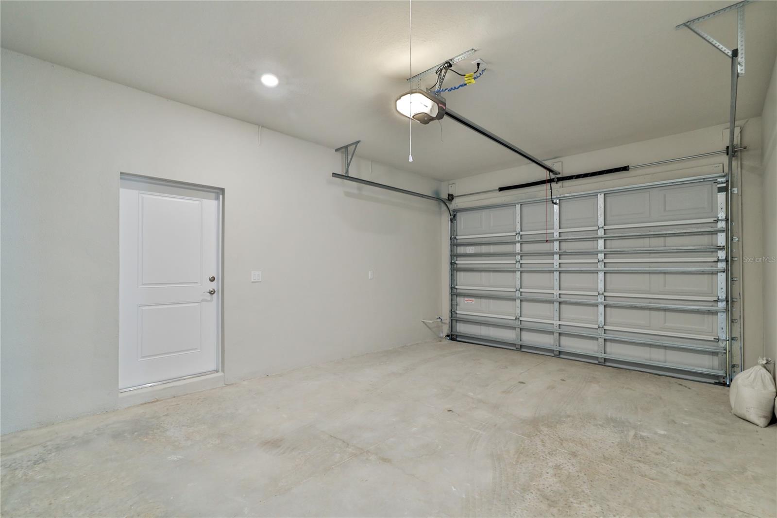 557 Venetian Palms BLVD