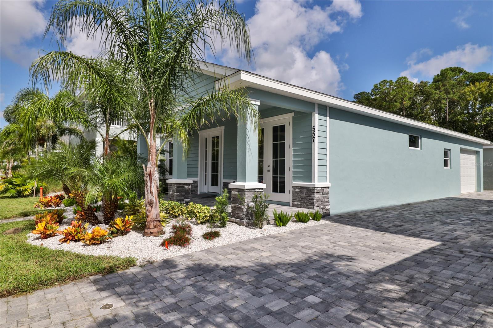 557 Venetian Palms BLVD