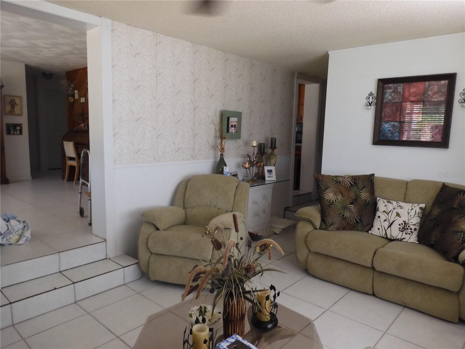 1627 UMBRELLA TREE DR