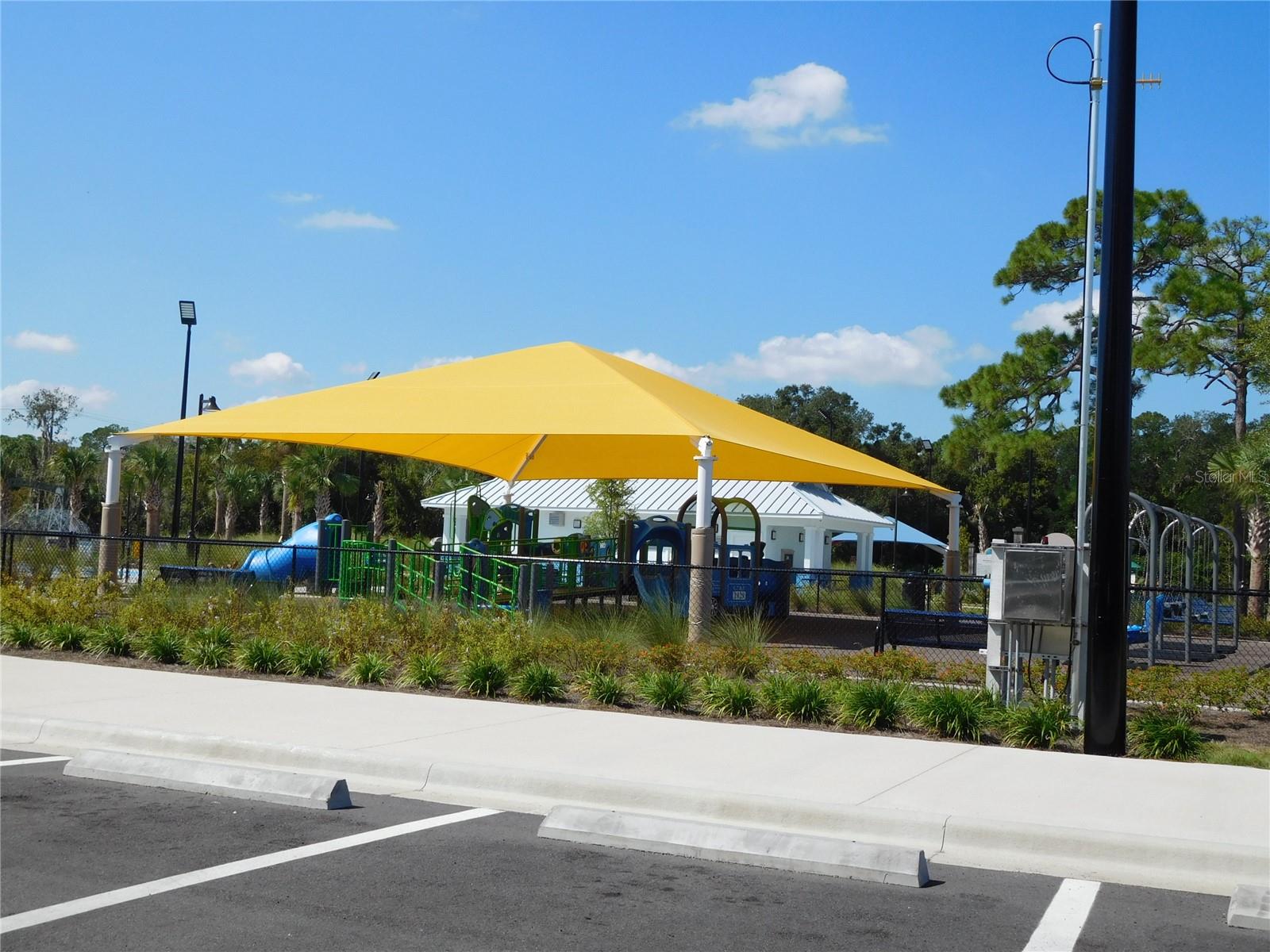 1627 UMBRELLA TREE DR