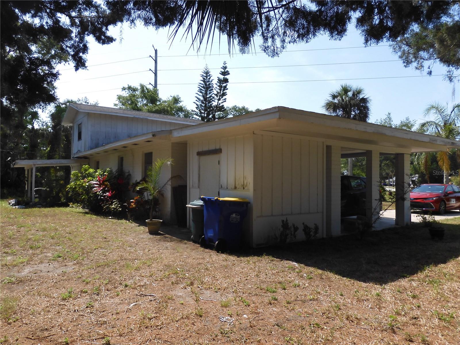 1627 UMBRELLA TREE DR