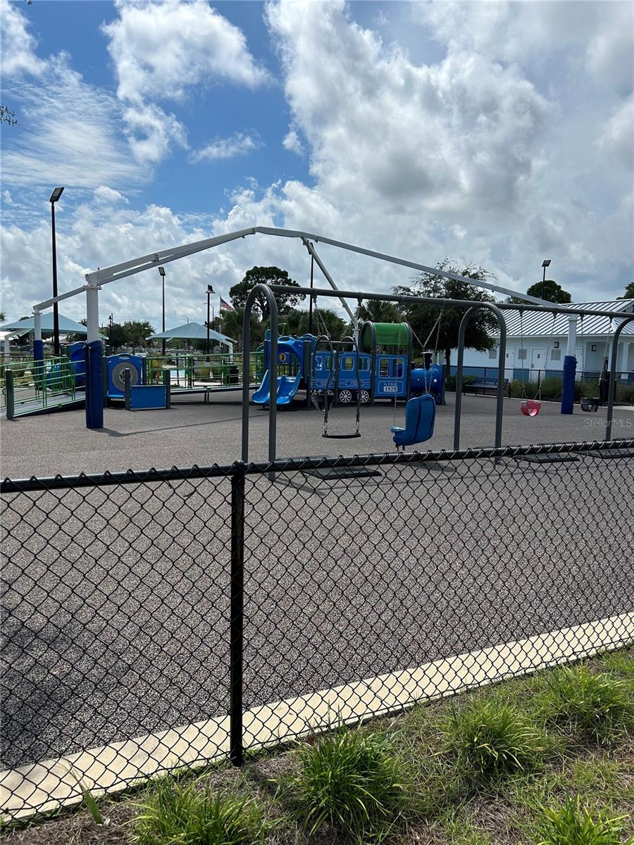 1627 UMBRELLA TREE DR