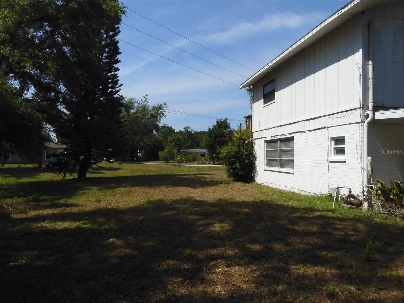 1627 UMBRELLA TREE DR