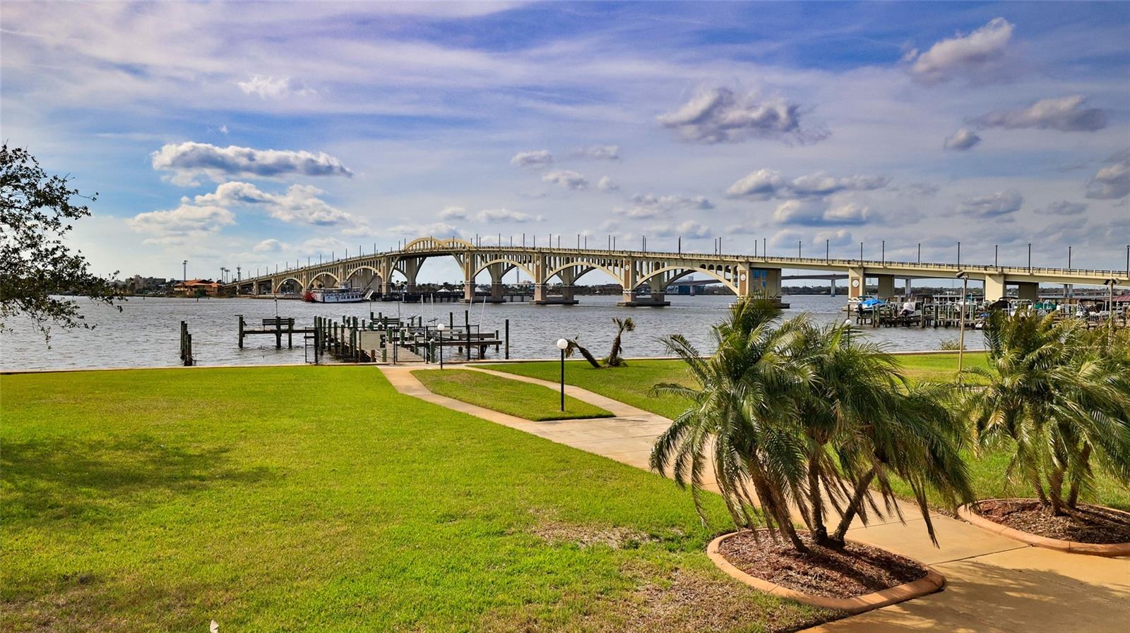 1224 S PENINSULA DR #219