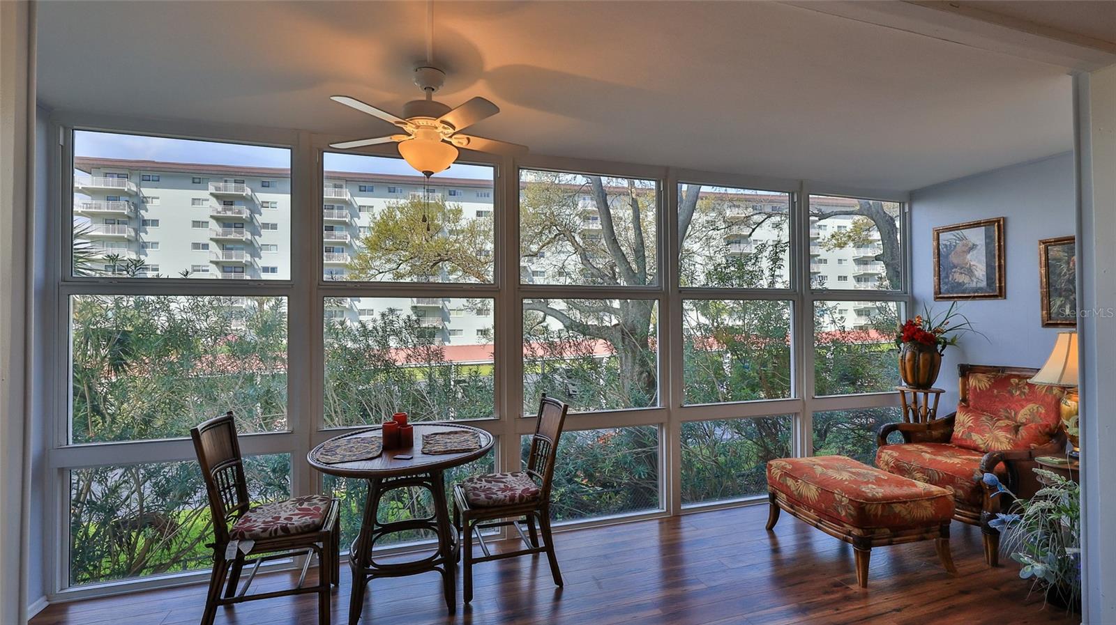 1224 S PENINSULA DR #219