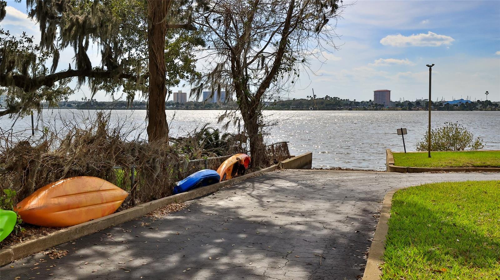 1224 S PENINSULA DR #219