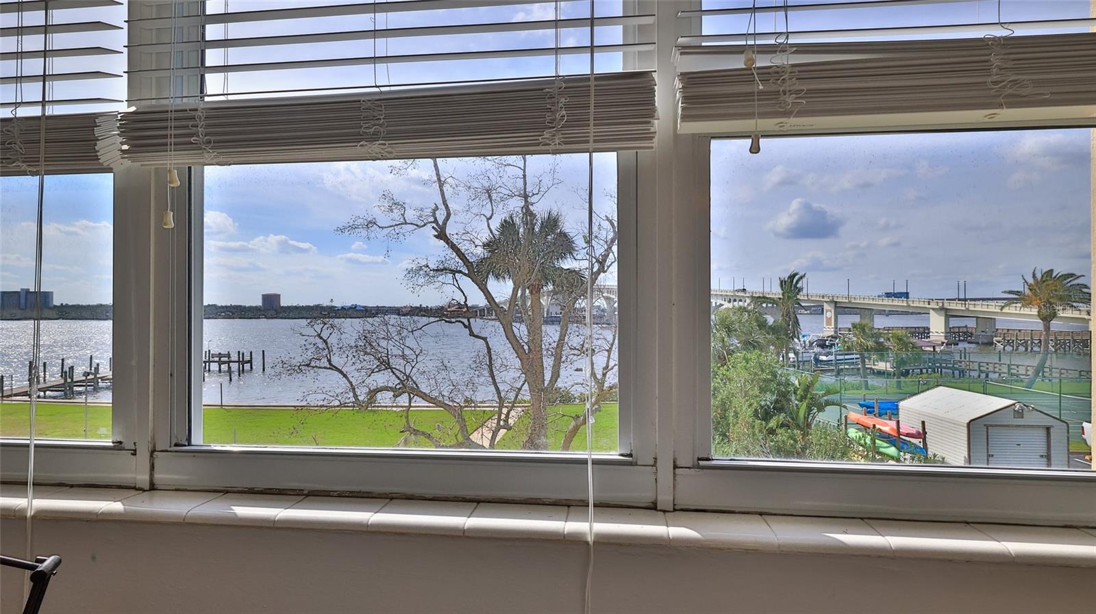 1224 S PENINSULA DR #219