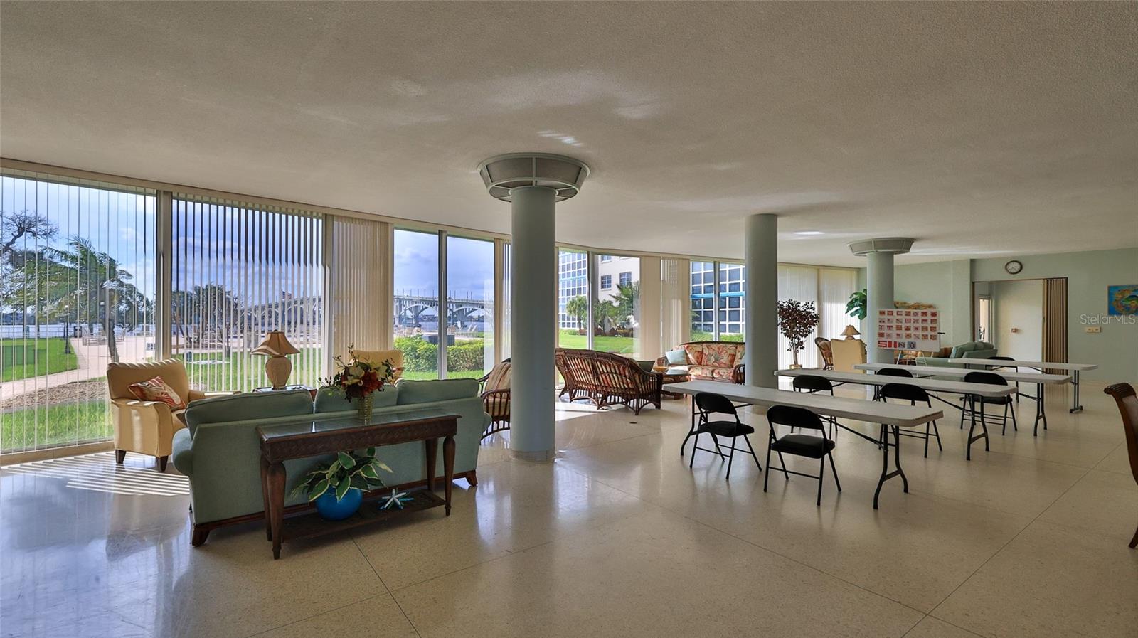 1224 S PENINSULA DR #219