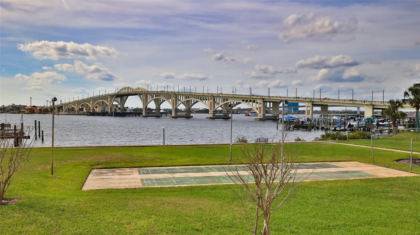 1224 S PENINSULA DR #219