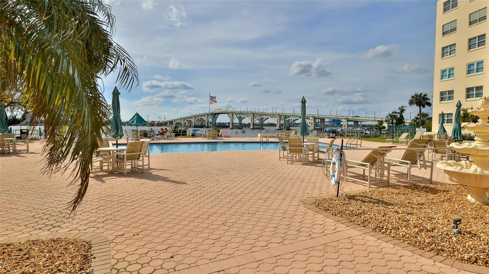 1224 S PENINSULA DR #219