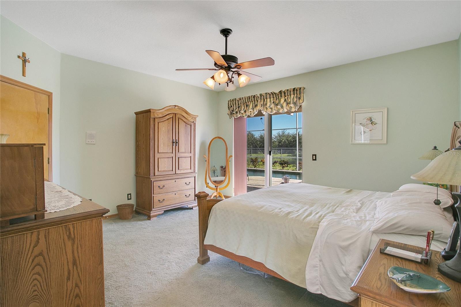 3592 GATLIN PLACE CIR