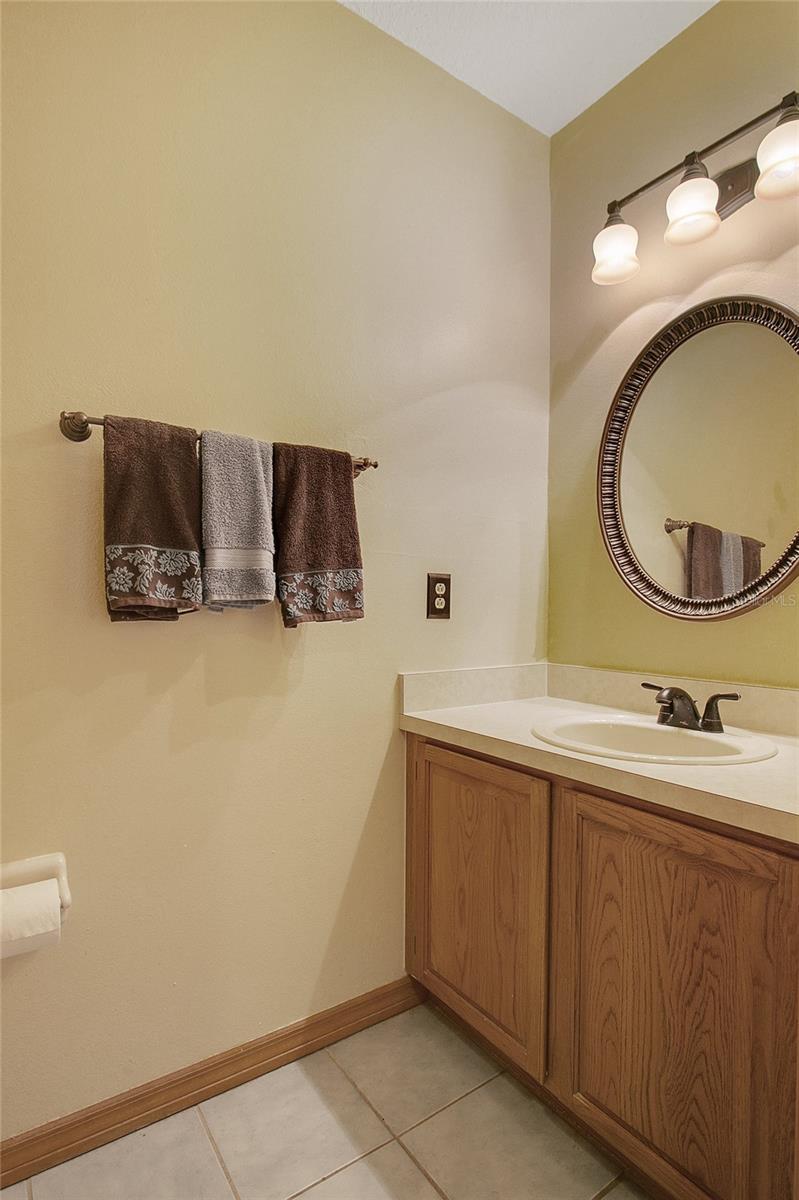 3592 GATLIN PLACE CIR