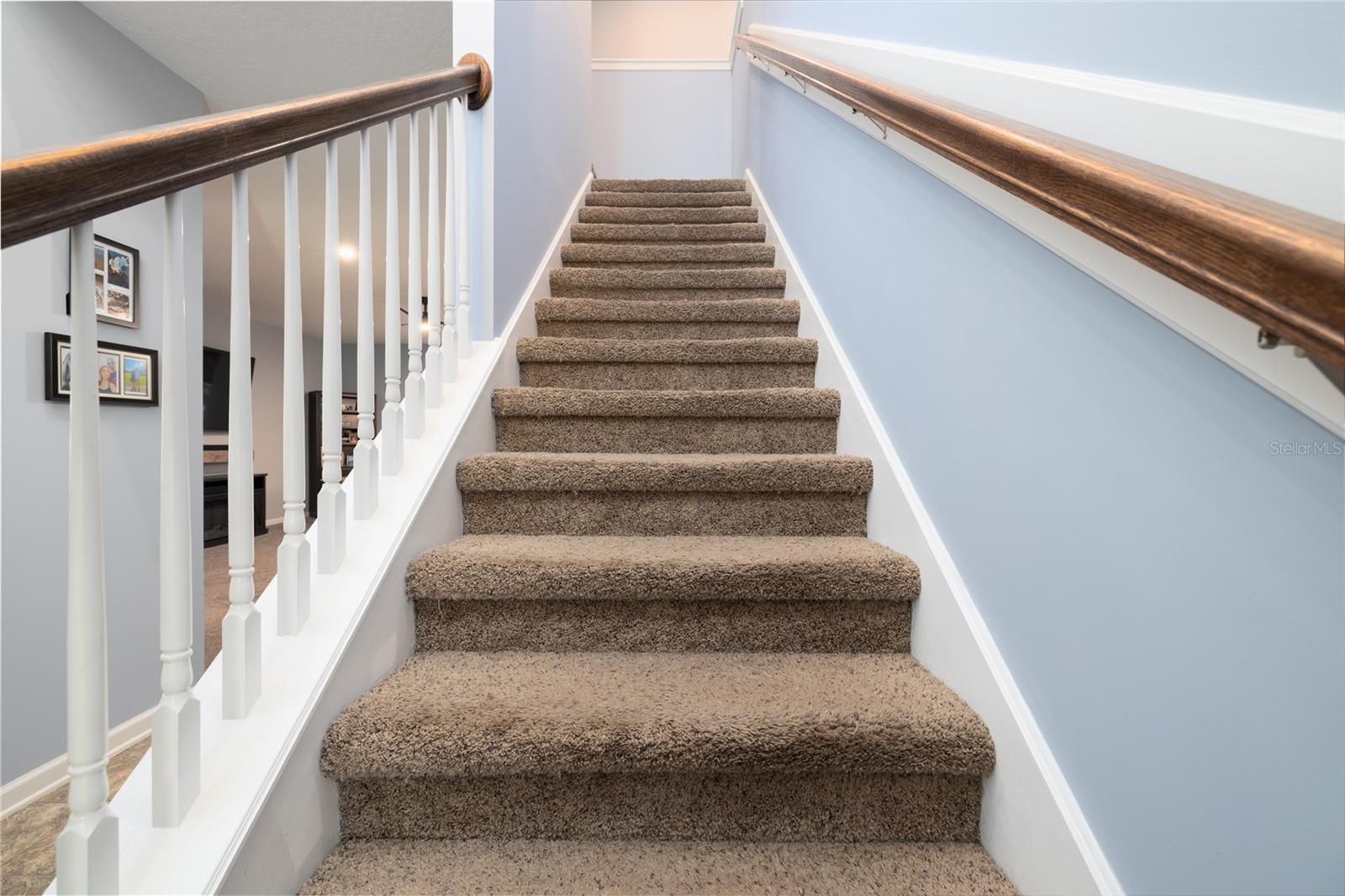 415 W NEW ENGLAND DR