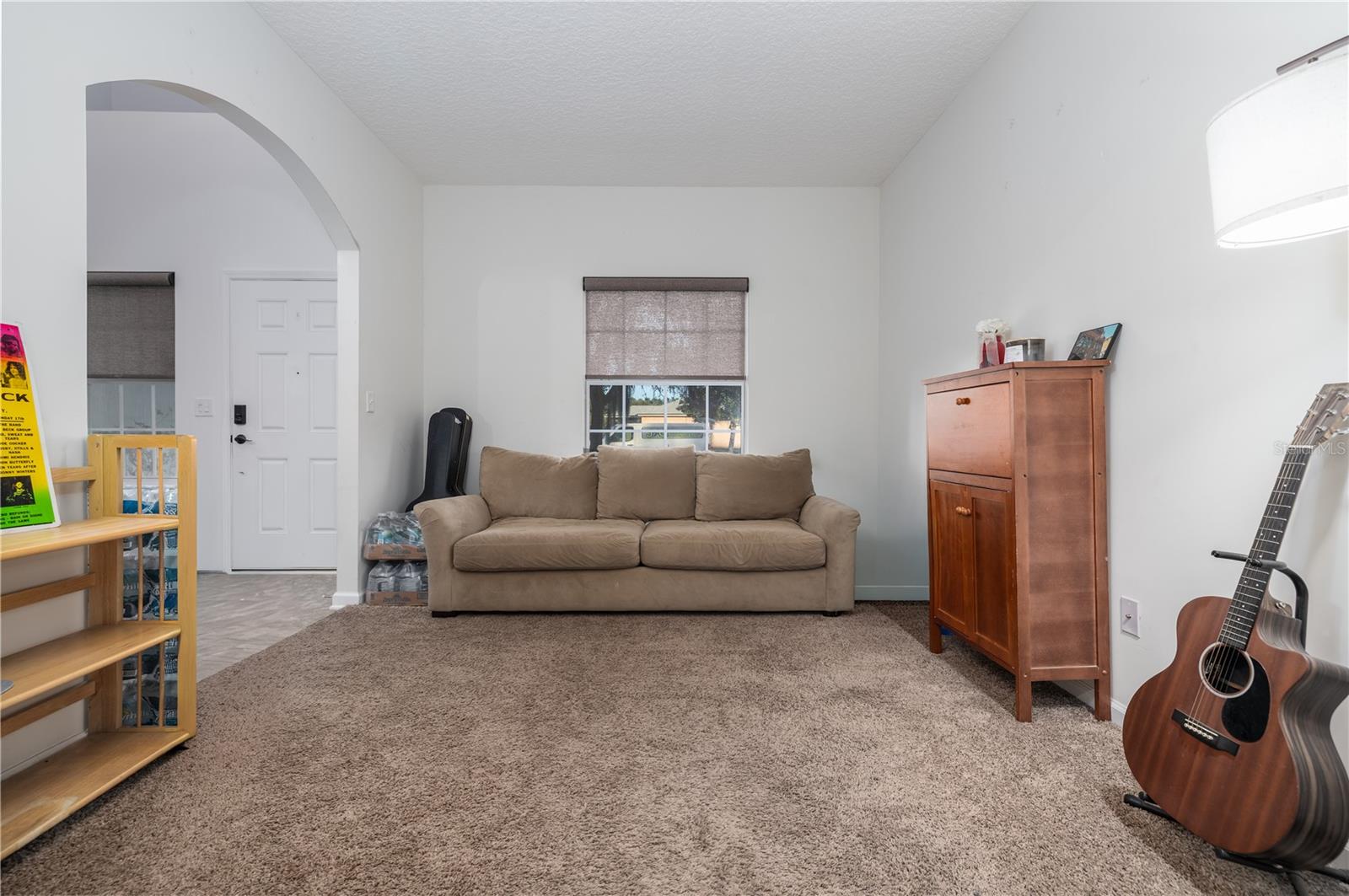 415 W NEW ENGLAND DR