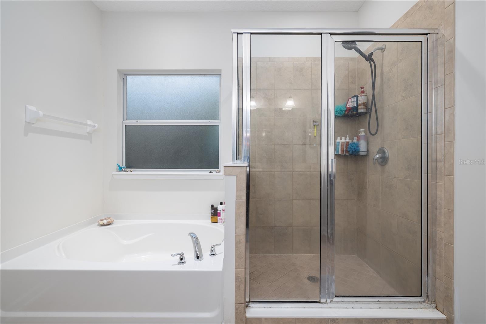 415 W NEW ENGLAND DR