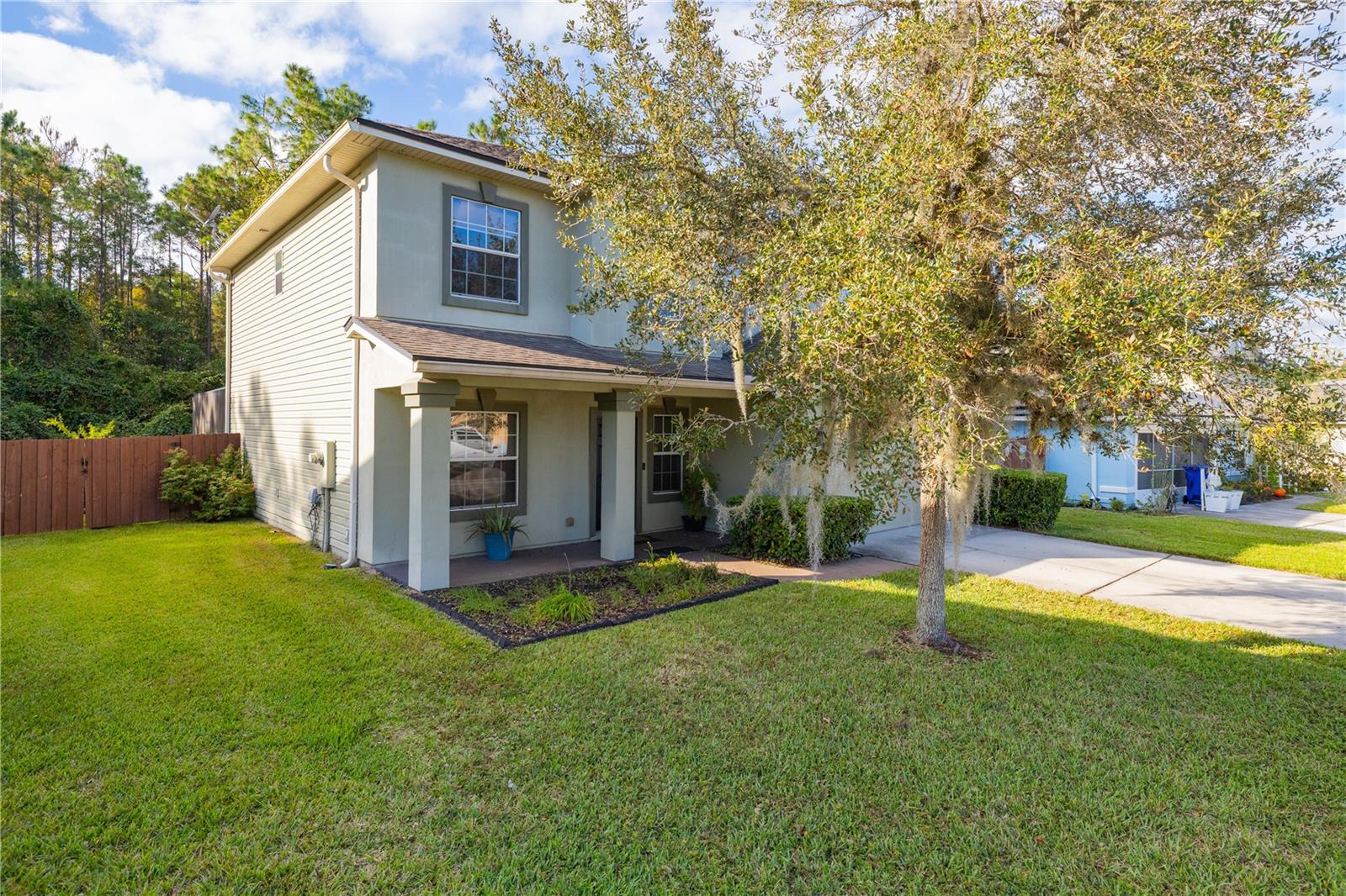 415 W NEW ENGLAND DR