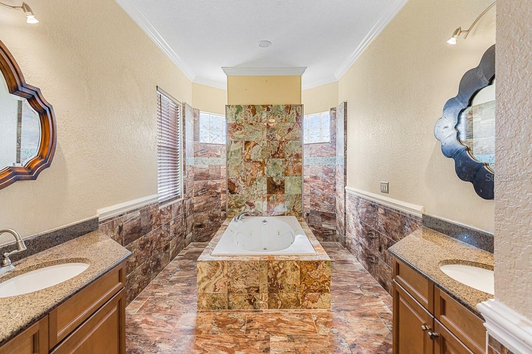 2081 SW BAYSHORE BLVD