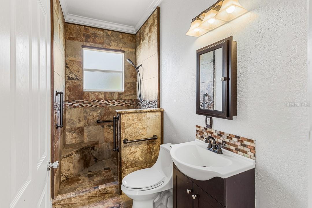 2081 SW BAYSHORE BLVD