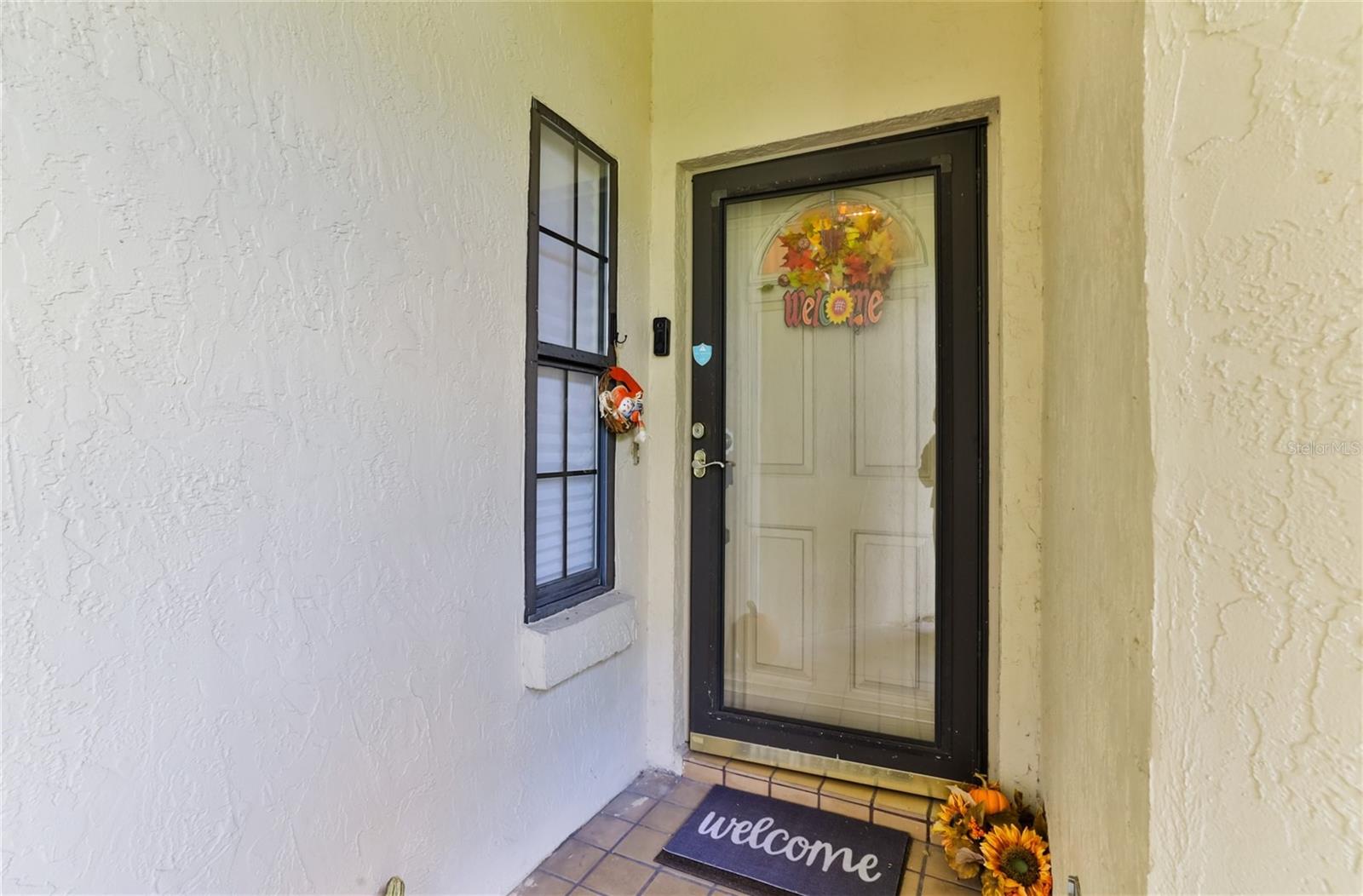 121 DOVECOTE LN