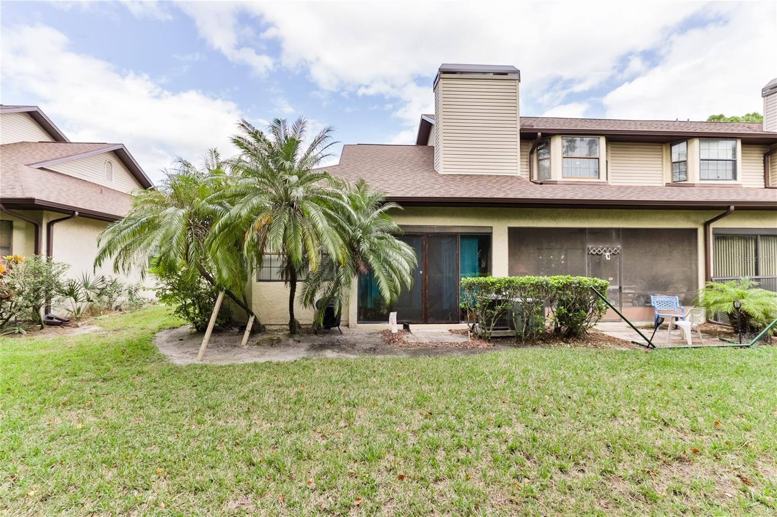 121 DOVECOTE LN