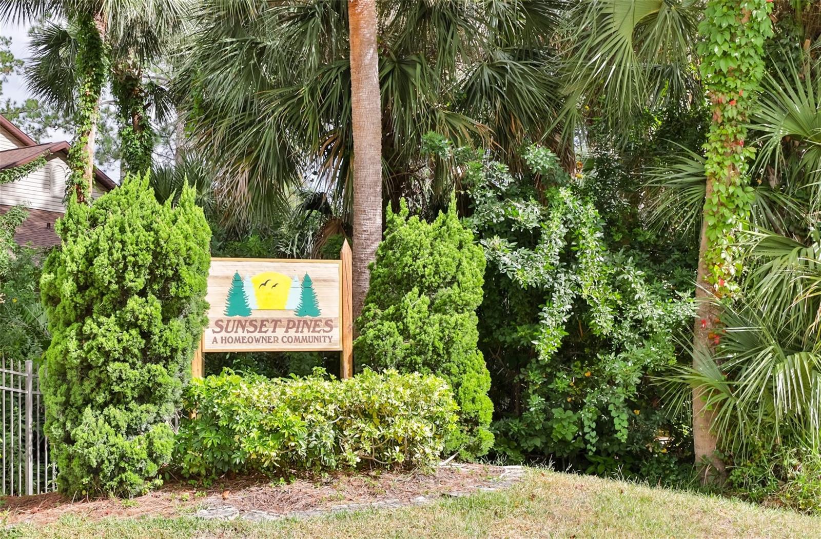121 DOVECOTE LN