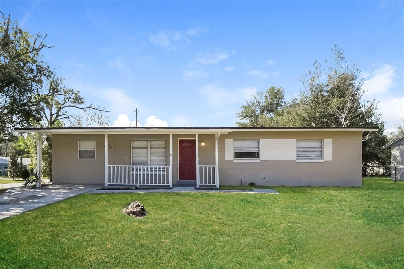 713 LAISY DR