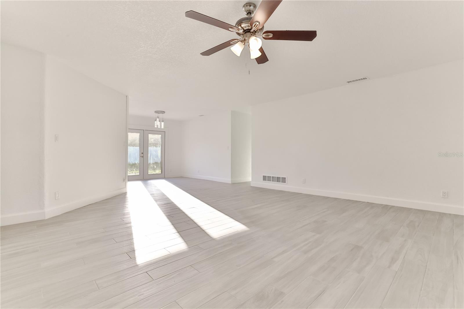 840 PINE FOREST TRL W