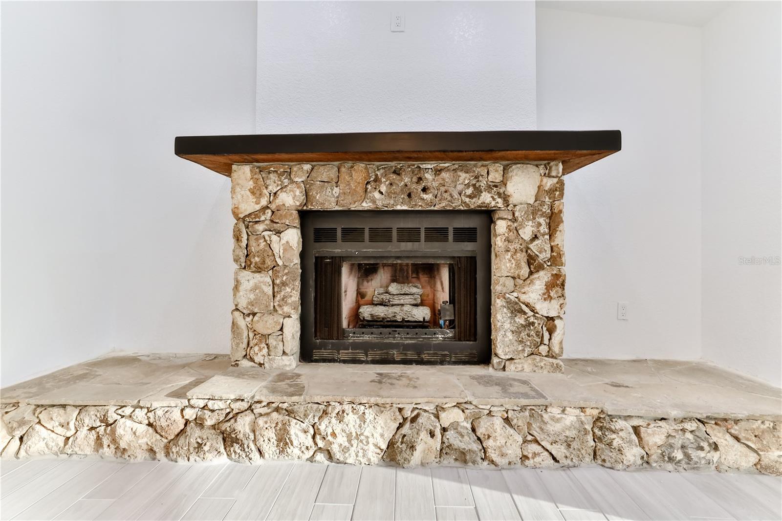 840 PINE FOREST TRL W