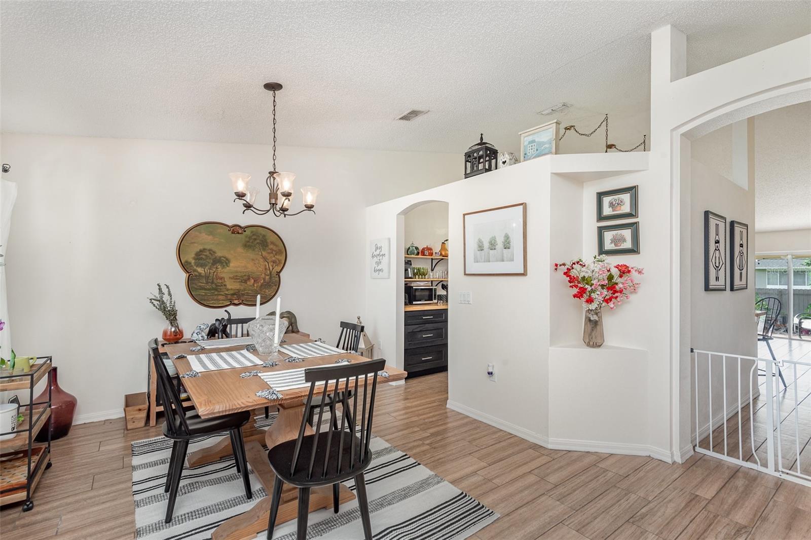 2884 SWEET SPRINGS ST