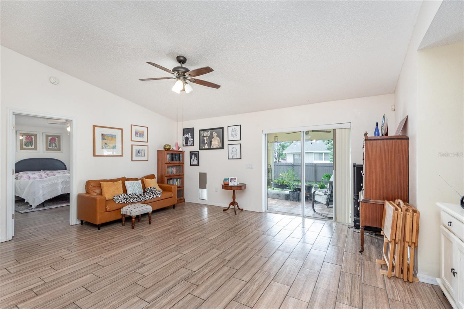 2884 SWEET SPRINGS ST