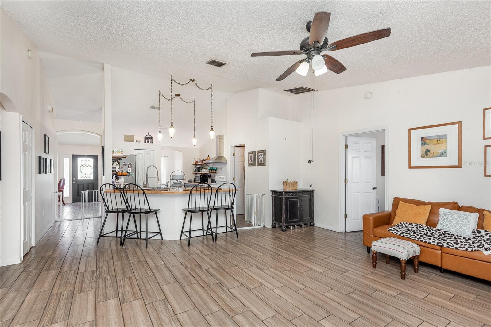 2884 SWEET SPRINGS ST