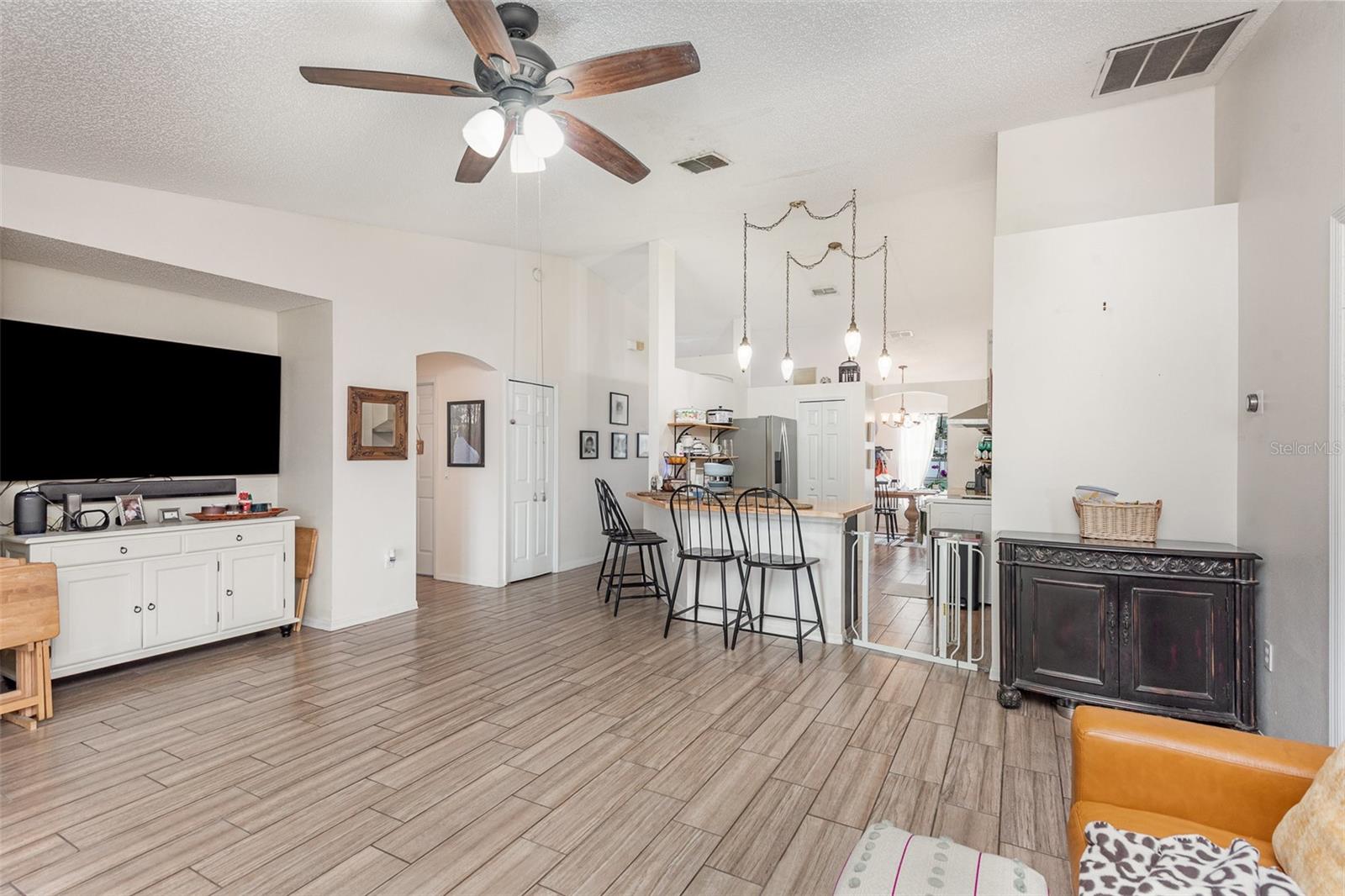 2884 SWEET SPRINGS ST