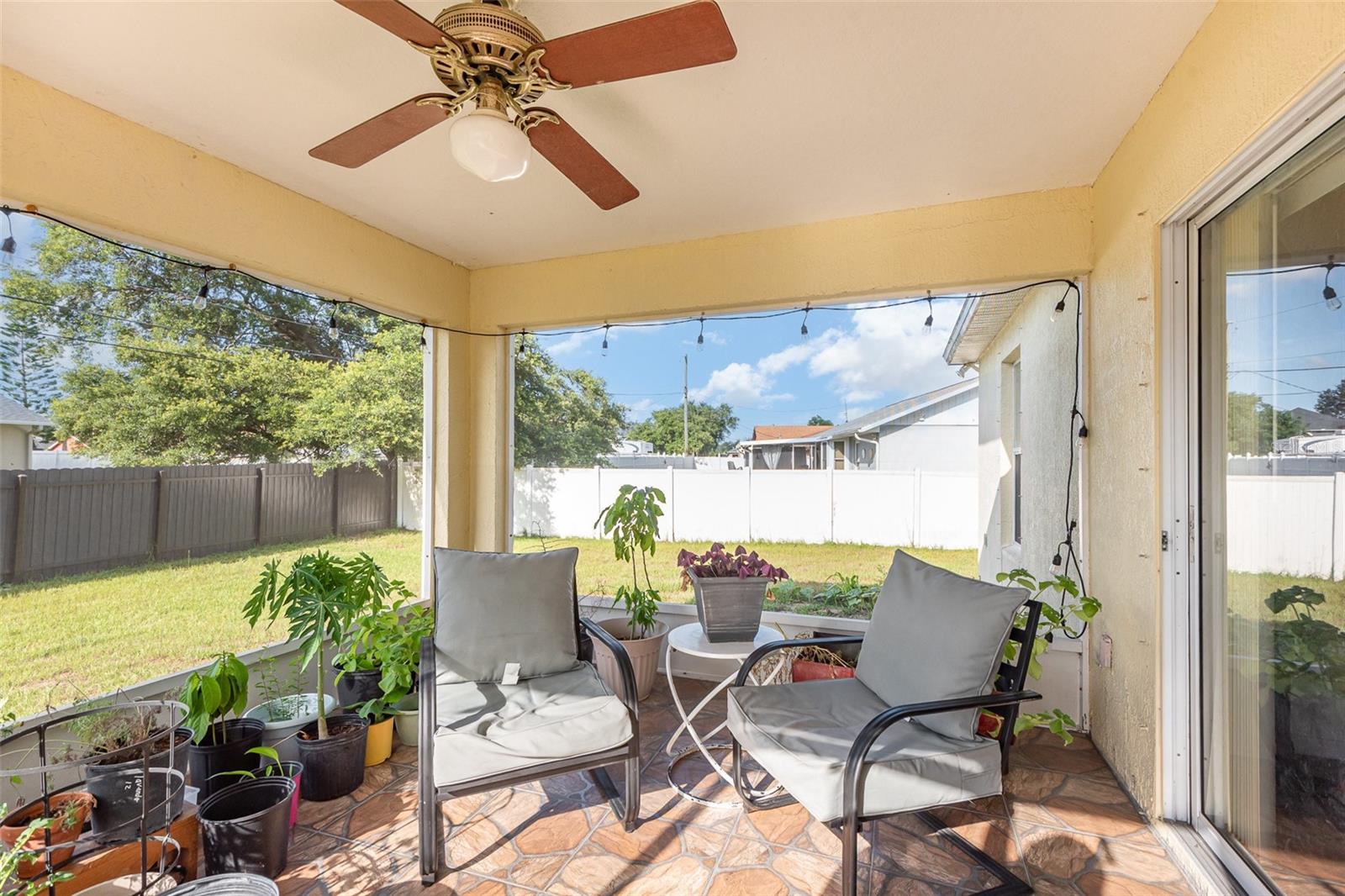 2884 SWEET SPRINGS ST