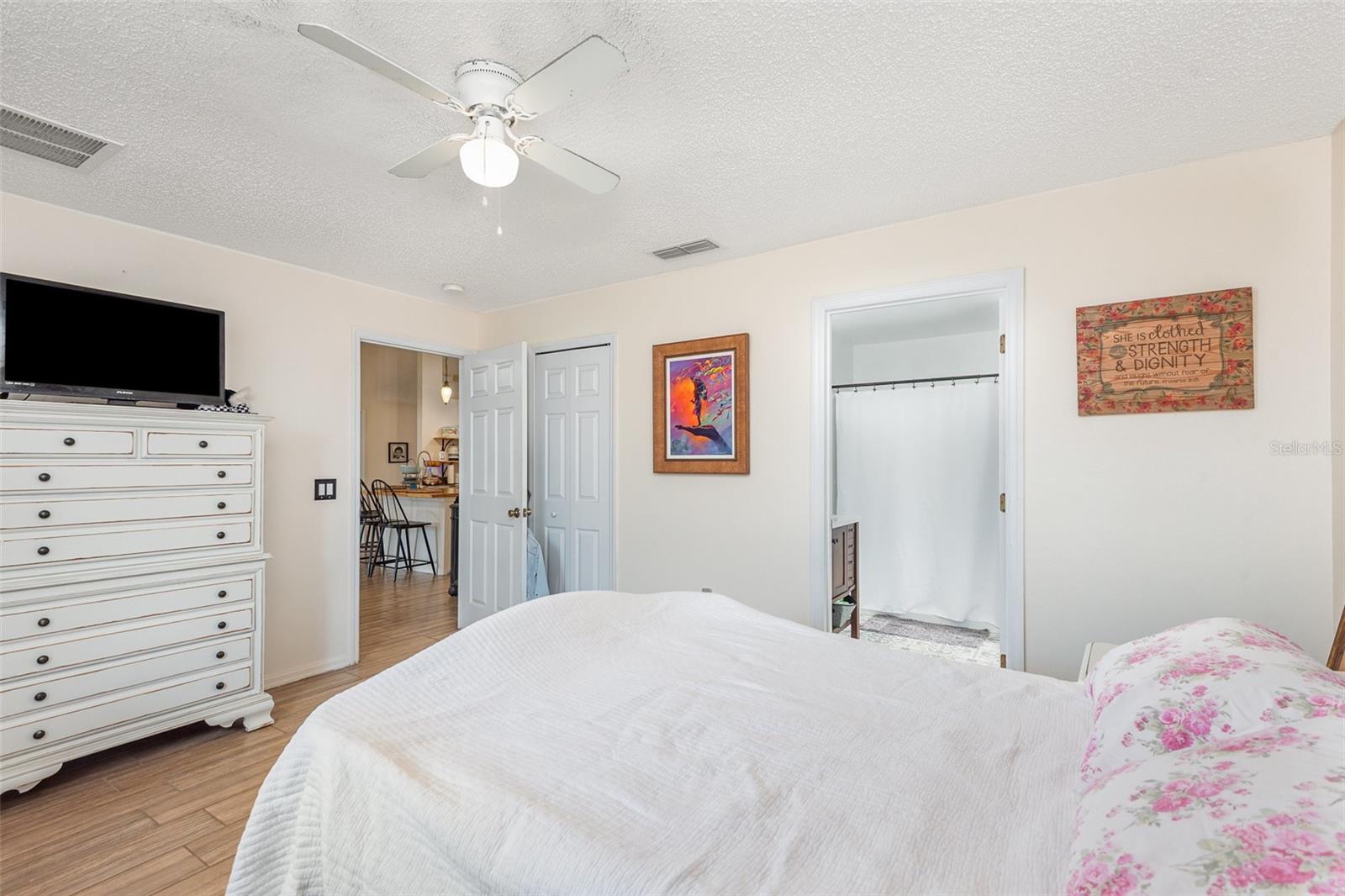 2884 SWEET SPRINGS ST