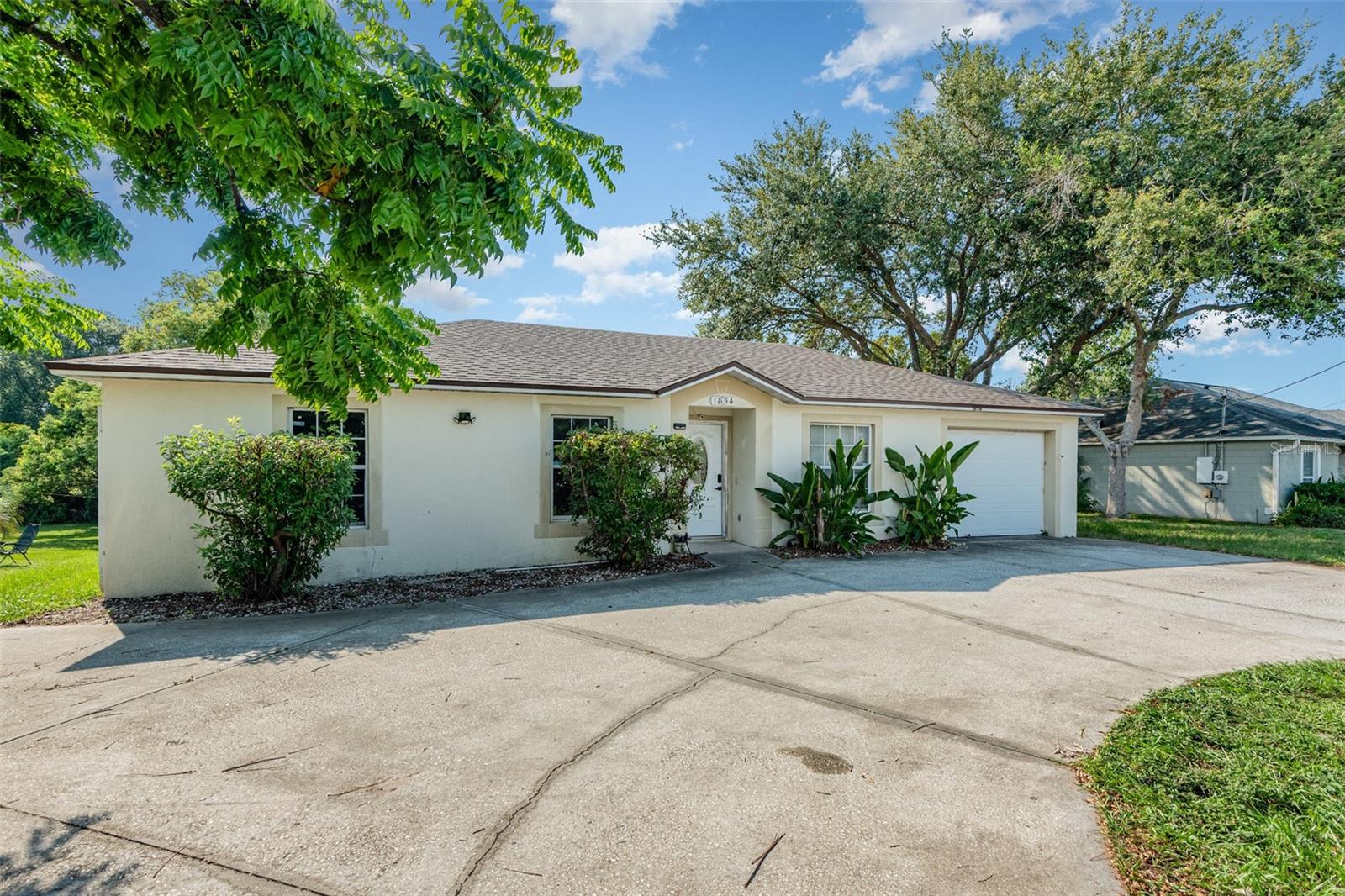 1854 N NORMANDY BLVD