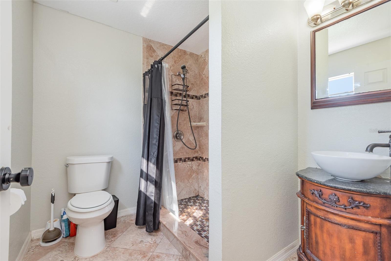 1854 N NORMANDY BLVD