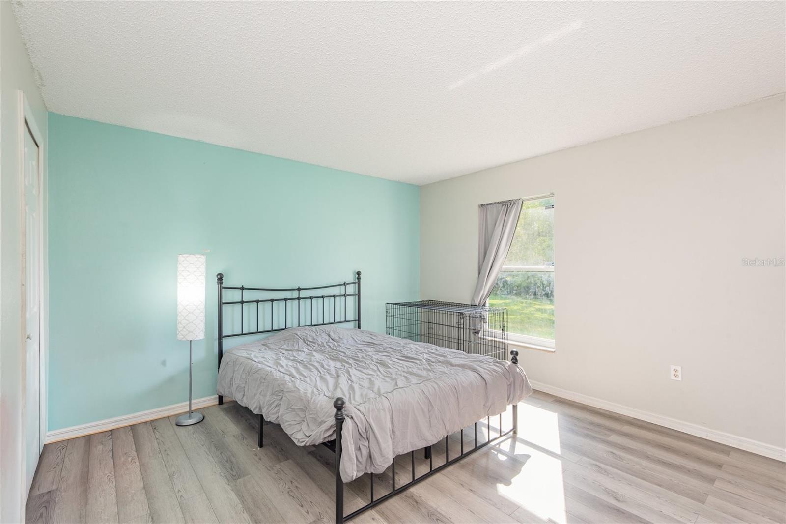 1854 N NORMANDY BLVD