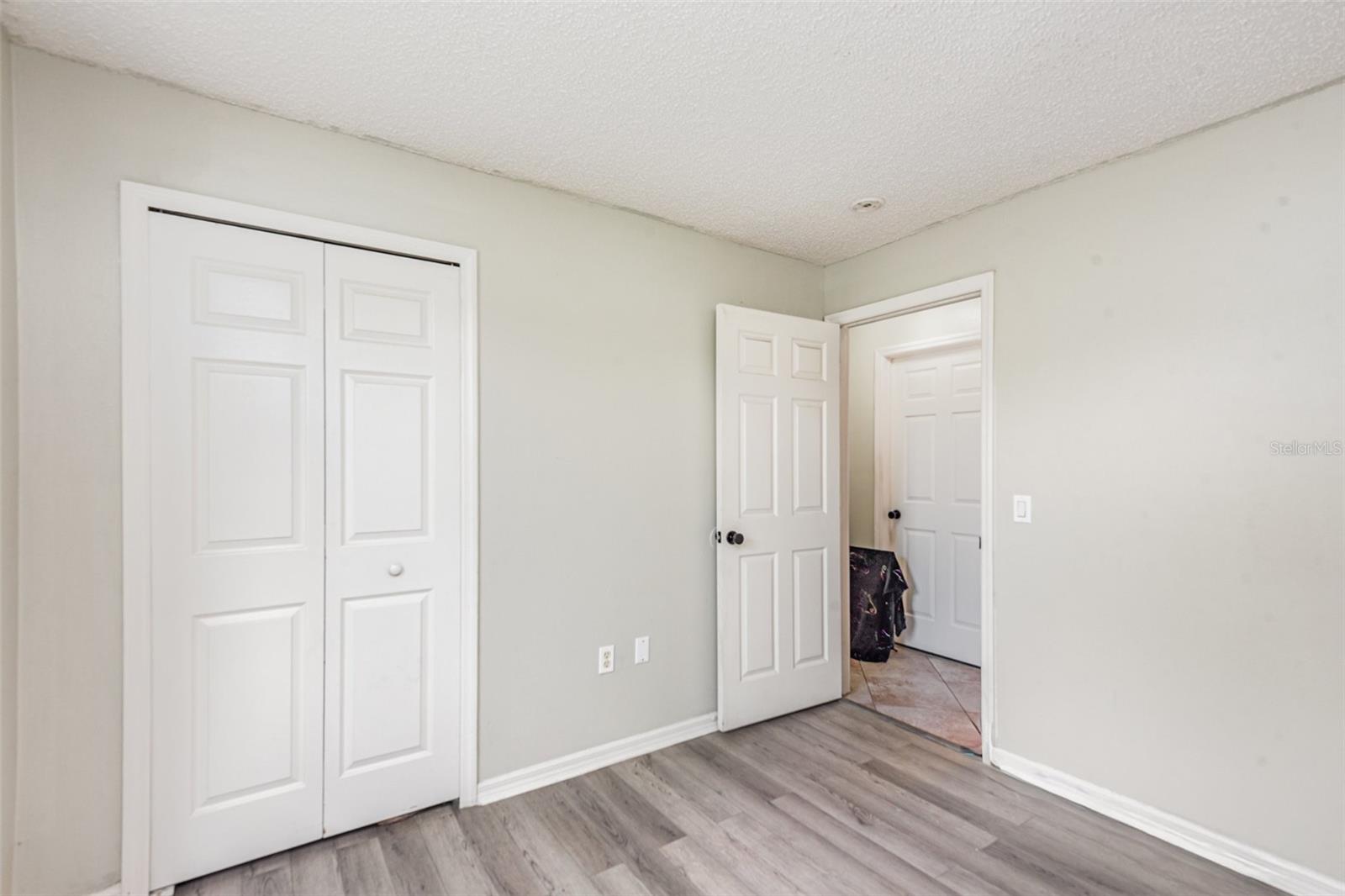 1854 N NORMANDY BLVD