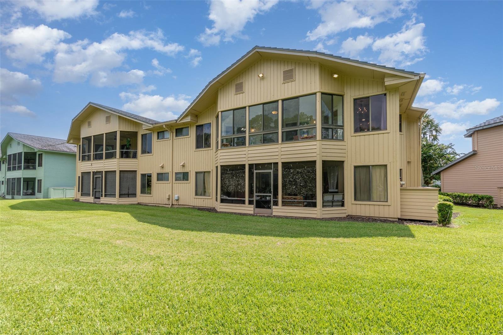 133 BLUE HERON DR #C