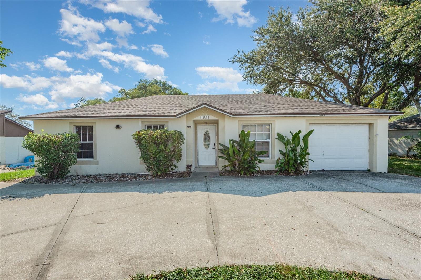 1854 N NORMANDY BLVD