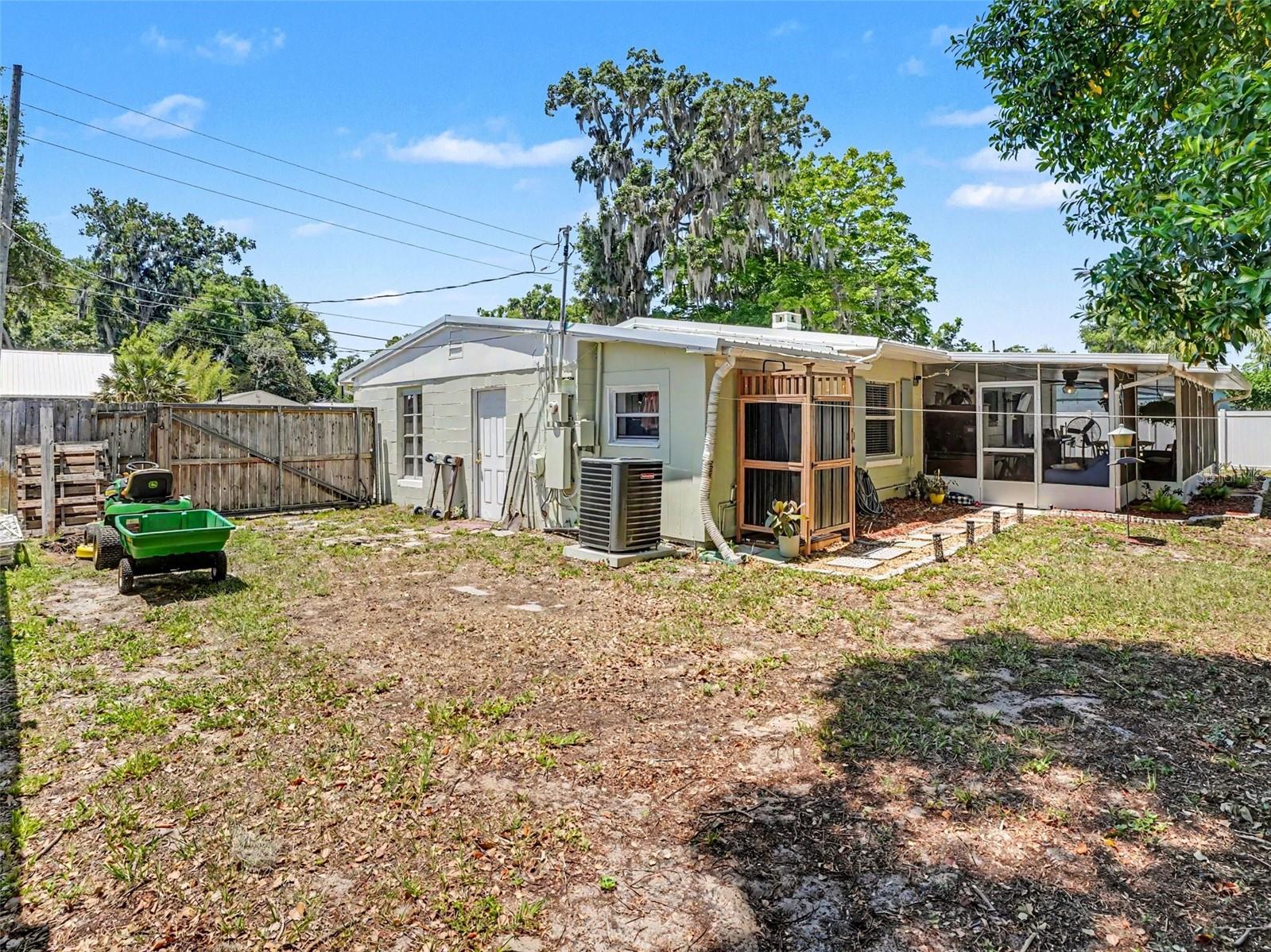 315 W 11TH AVE