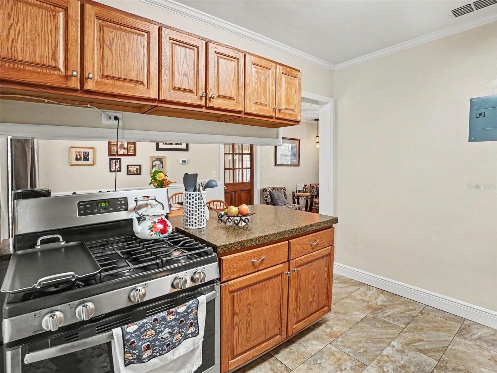 315 W 11TH AVE